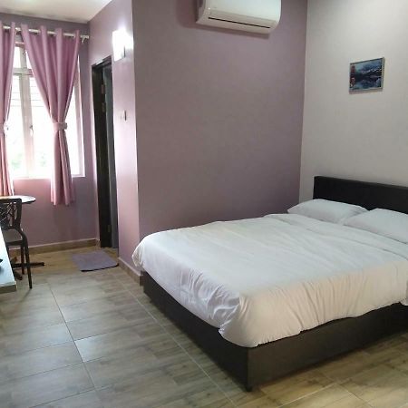 Purple Dream Home Teluk Panglima Garang Esterno foto