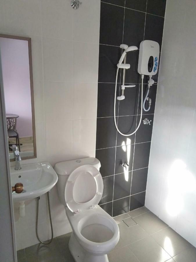Purple Dream Home Teluk Panglima Garang Esterno foto